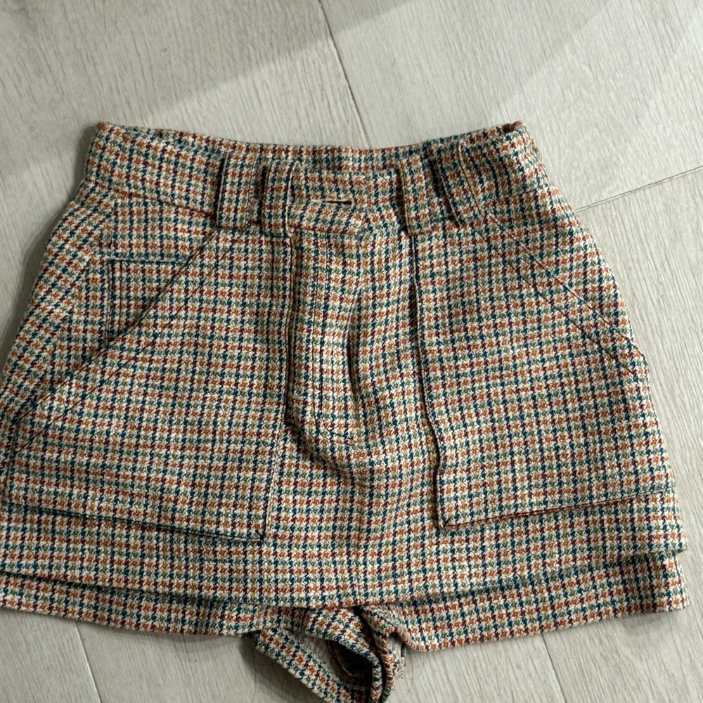 Maje size 36 houndstooth (skirt ) skort . Used , I need one size up